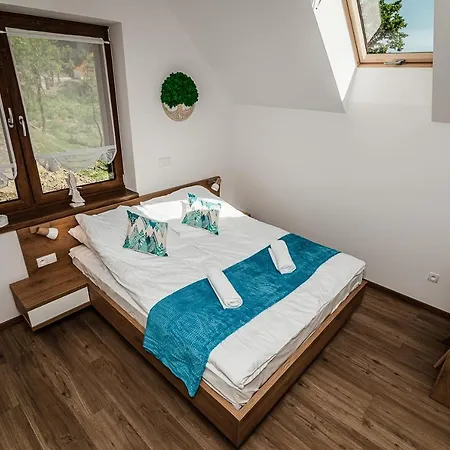 Nad Stawami Ujanowice