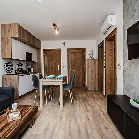 Nad Stawami アパート *