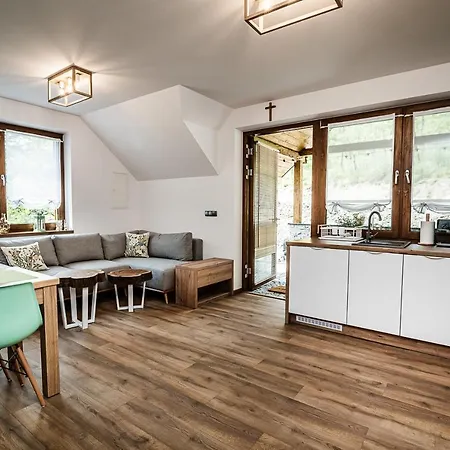 Nad Stawami アパート