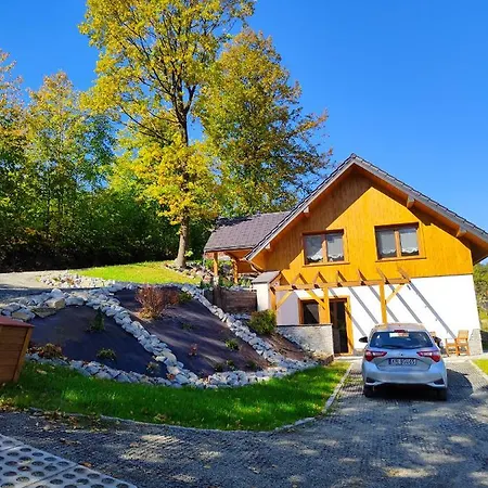 Nad Stawami アパート Ujanowice