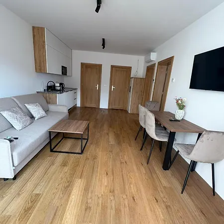 Nad Stawami アパート