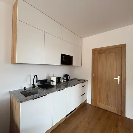 Nad Stawami アパート *