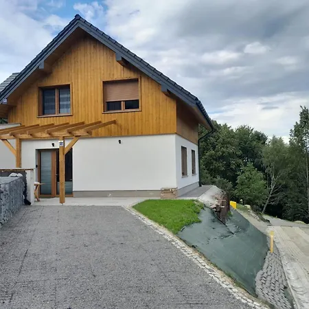 アパート Nad Stawami Ujanowice