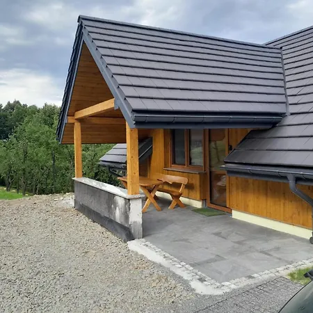 Nad Stawami דירה Ujanowice