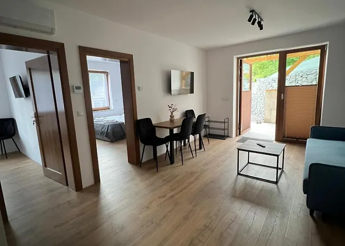 Nad Stawami דירה Ujanowice