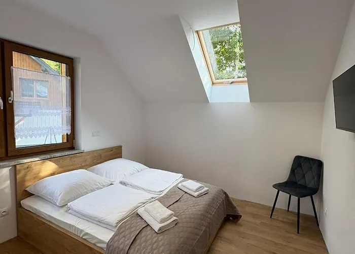 Nad Stawami דירה Ujanowice